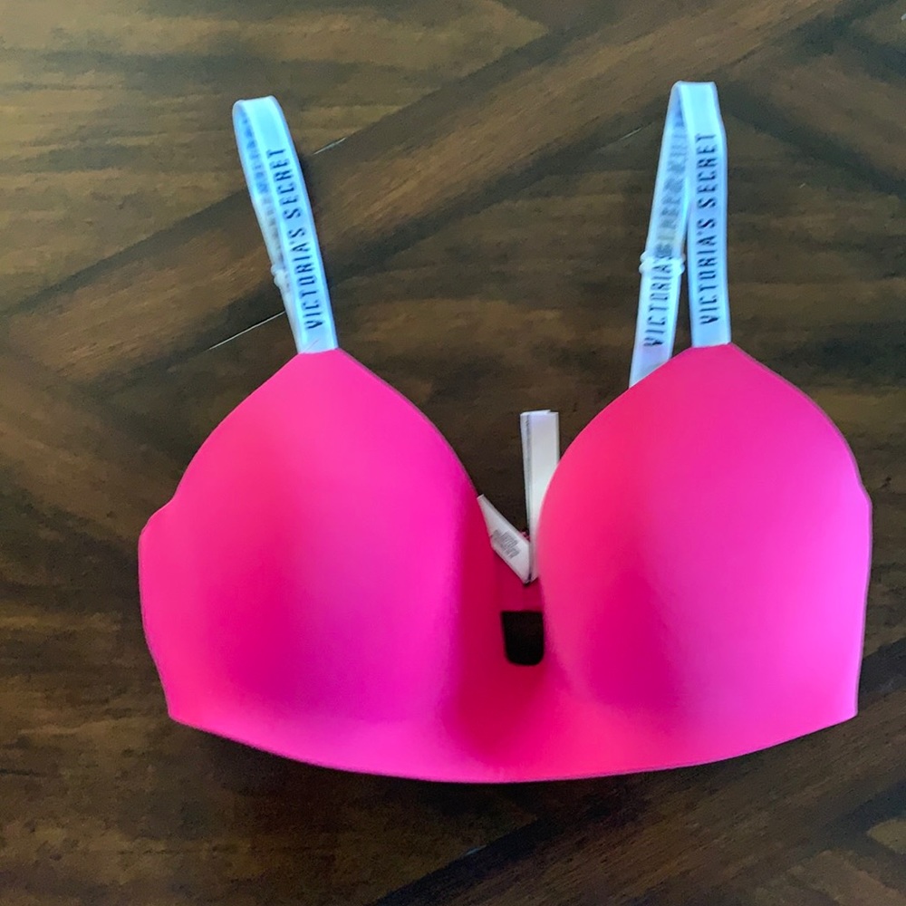 Hot pink Victoria’s Secret Bra